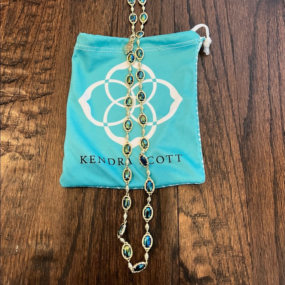 Kendra Scott necklace